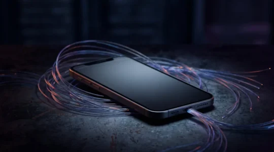 Représentation conceptuelle de la cybersécurité mobile illustrant les menaces numériques sur smartphone